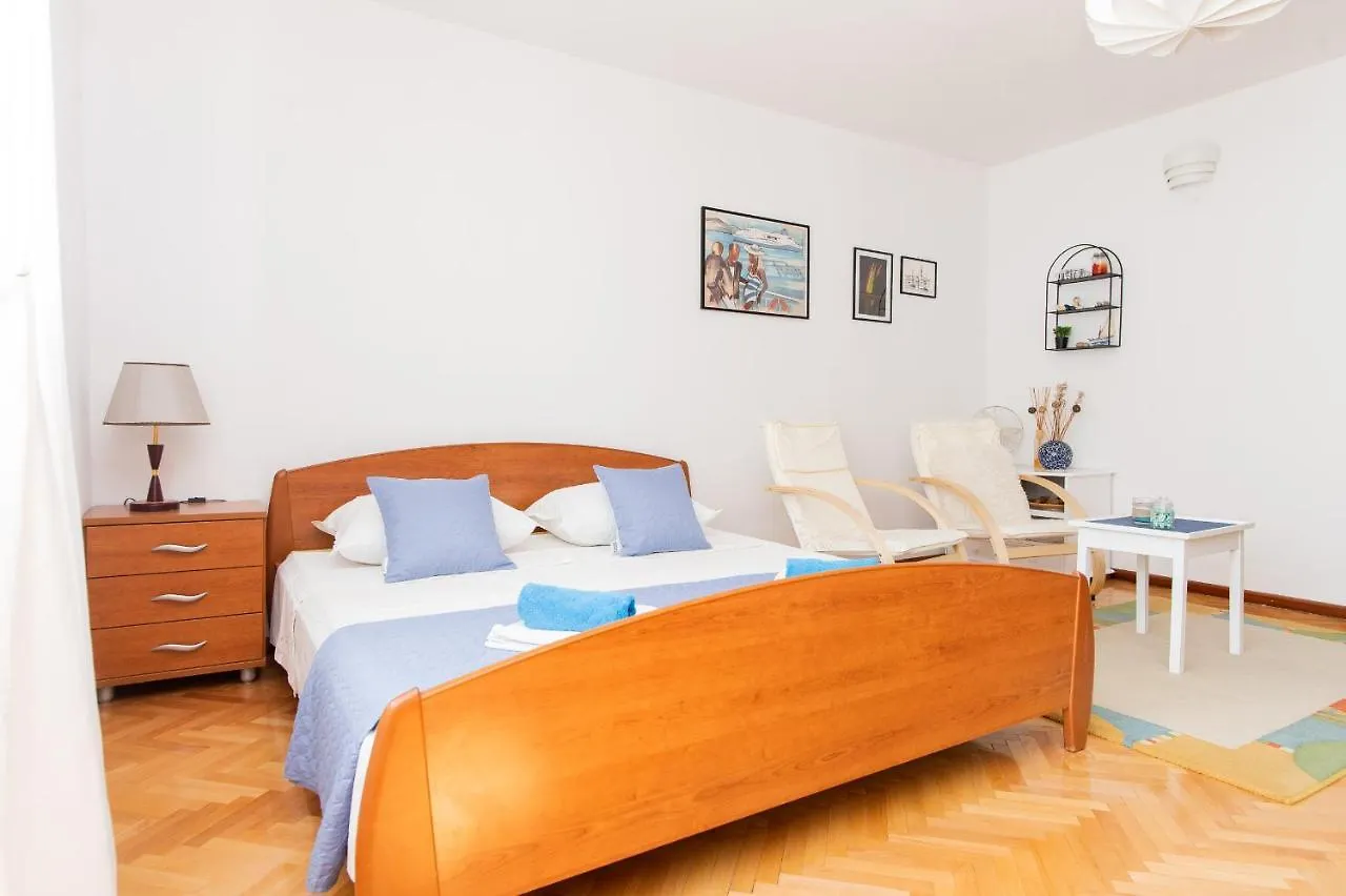 Beautiful Cozy Apartment Jug In Nice Neighbourhood. Split Croatia