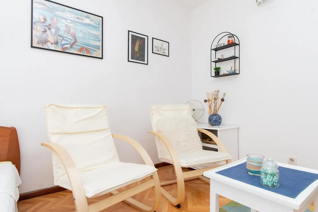 Beautiful Cozy Apartment Jug In Nice Neighbourhood. Split 0*,  Croatia