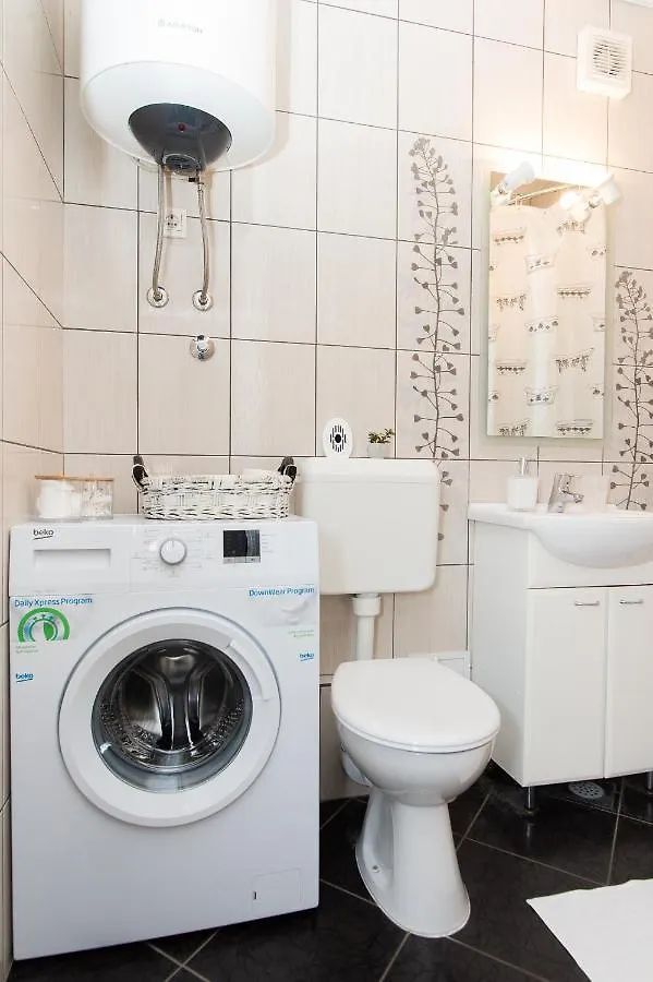 Beautiful Cozy Apartment Jug In Nice Neighbourhood. Split Croatia